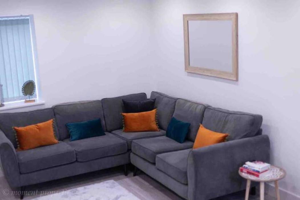 Entire Property Luton 2 Bedroom Apartment Home From Home Great Location Ngoại thất bức ảnh