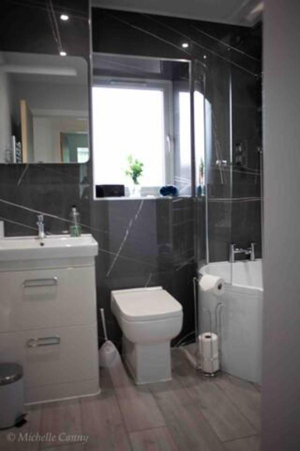 Entire Property Luton 2 Bedroom Apartment Home From Home Great Location Ngoại thất bức ảnh